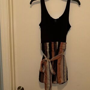 Shein sleeveless women’s romper 8/10 PTP 22” with stretch ~ 31” length